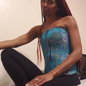 Meet your Posher, Ester